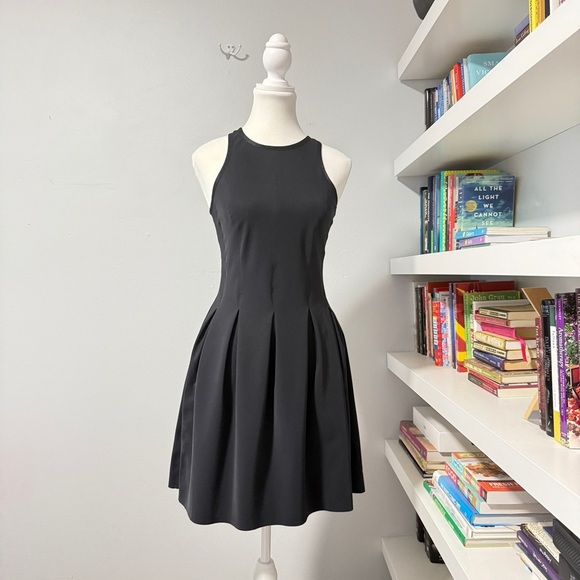 Lululemon Here to There black flare dress sz 4 - Picture 5 of 14